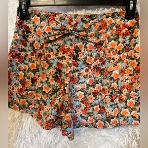 ❤️❤️LIKE NEW -MONTEAU LOS ANGELES SUPER CUTE FLORAL SHORTS SZ M❤️❤️